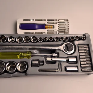 Eisenwaren - Bau-Tools, Muttern, Nägel, Schraubenschlüssel, Schraubendreher auf weißem Hintergrund - Stock-Fotografie